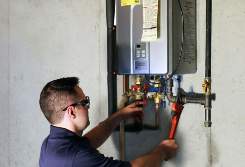 نصب آبگرمکن برقی دیواری نصب آبگرمکن برقی دیواری